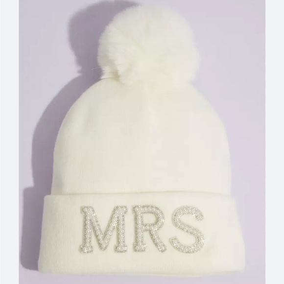 Mrs. Beanie - Picture 1 of 5